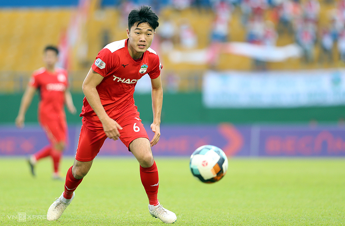 con-cung-bau-duc-toa-sang-tro-lai-nhung-van-bi-hlv-troussier-tu-choi-dua-len-tuyen