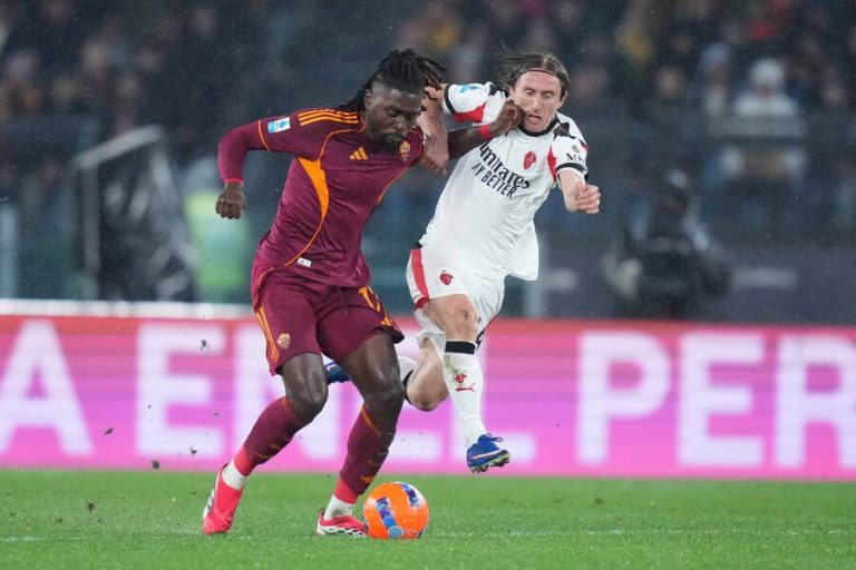 AS Roma vs AC Milan (02:45 – 26/01) | Xem lại trận đấu