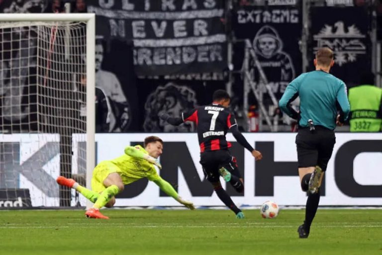 Eintracht Frankfurt vs B. Monchengladbach (21:30 – 14/02) | Xem lại trận đấu