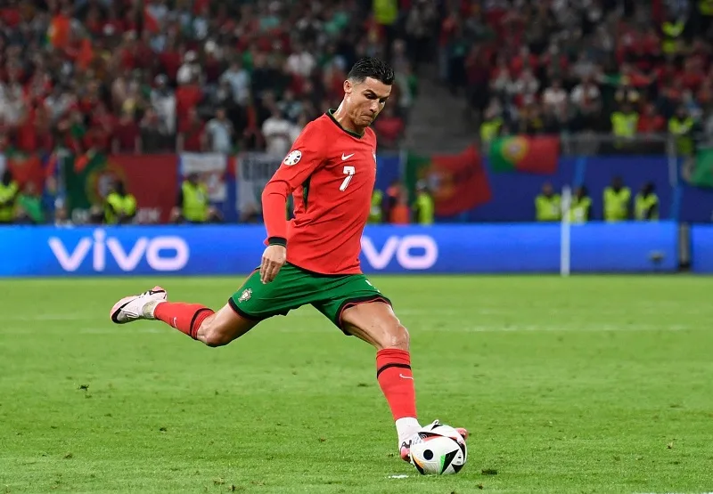 Ronaldo bao nhiêu tuổi? Tiểu sử & sự nghiệp đỉnh cao